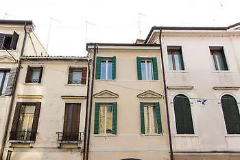 19 Borgo Cavour Bed and Breakfast Τρεβίζο Ιταλία