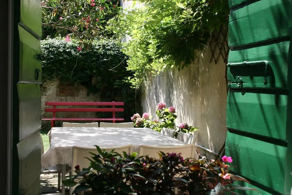 19 Borgo Cavour Bed and Breakfast Τρεβίζο